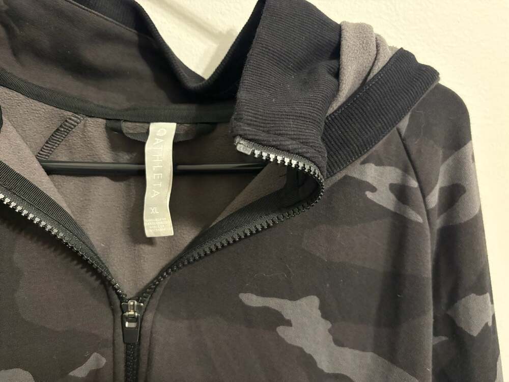 Athleta Triumph Printed Full Zip Hoodie Black Camo Size XL - Picture 3 of 3